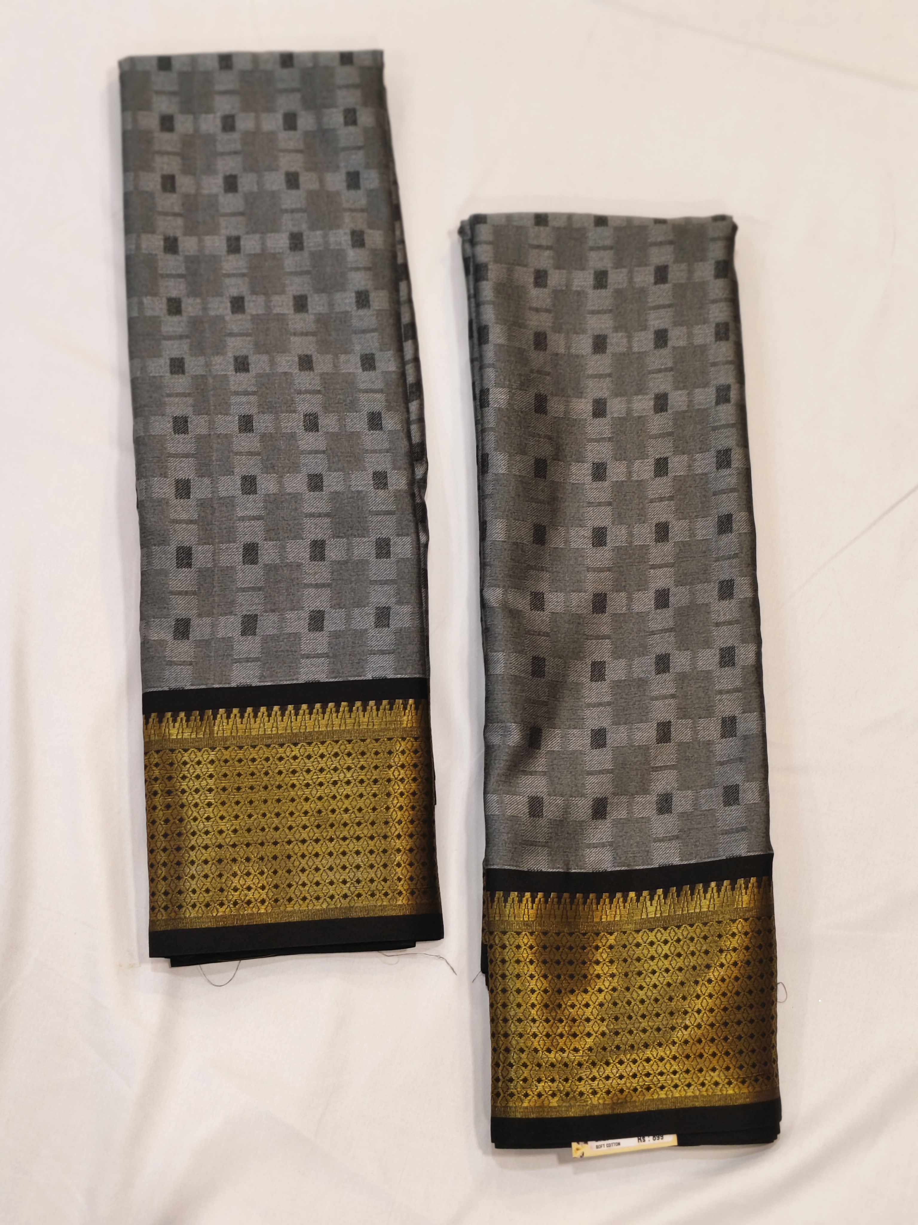 Ash Cotton Soft cotton rich thread woven checked design saree & Golden zari border