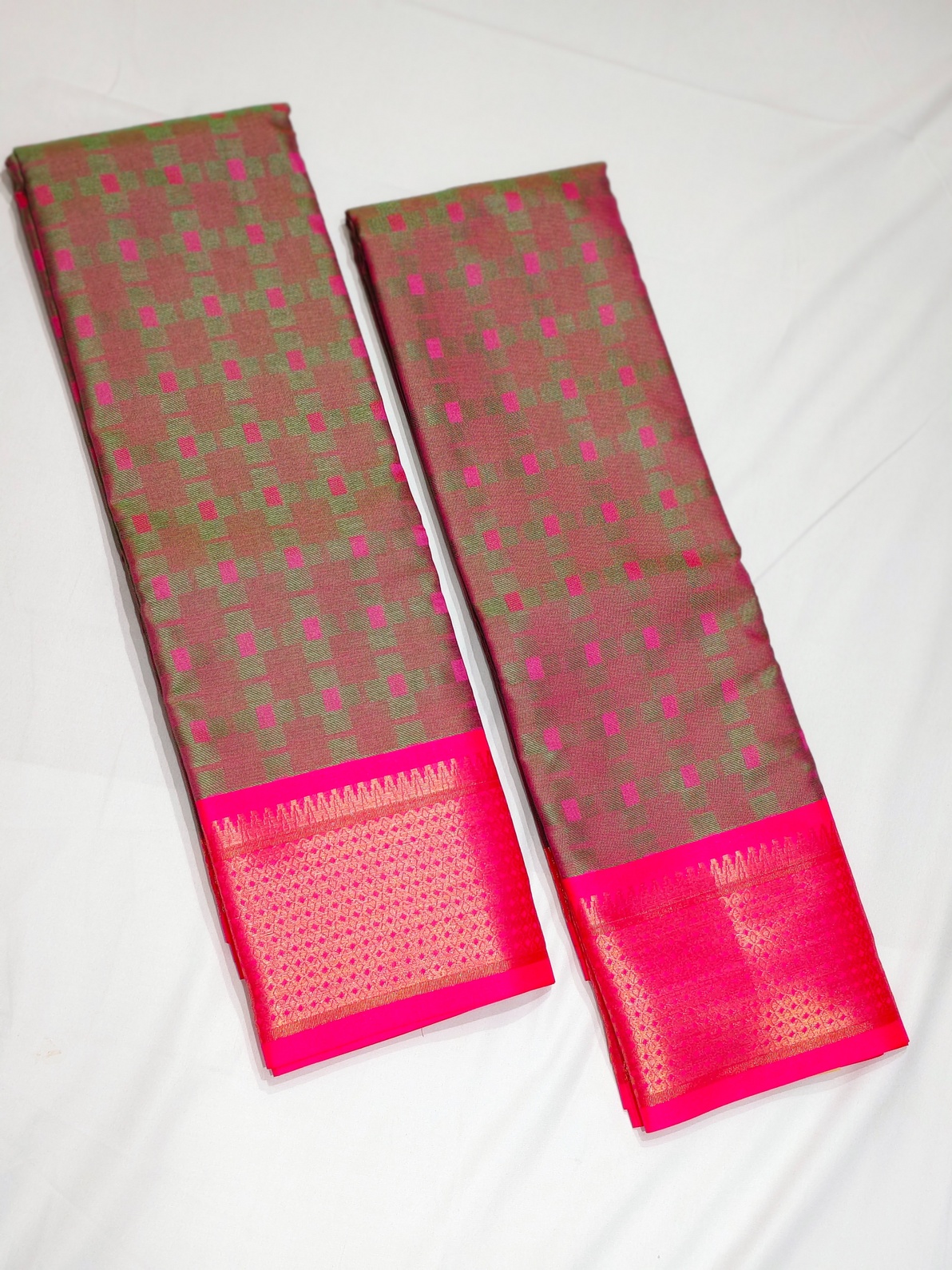 Pista green Soft cotton rich rose thread woven checked design saree & Golden zari border