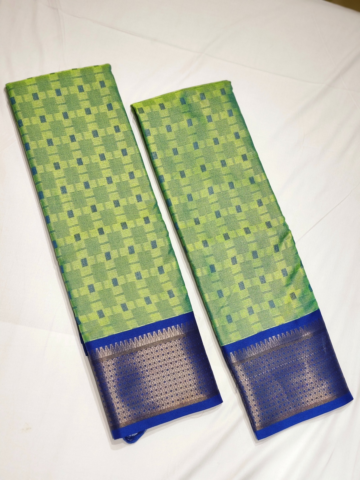 Pista green Soft cotton rich thread woven checked design saree & Golden zari blue border