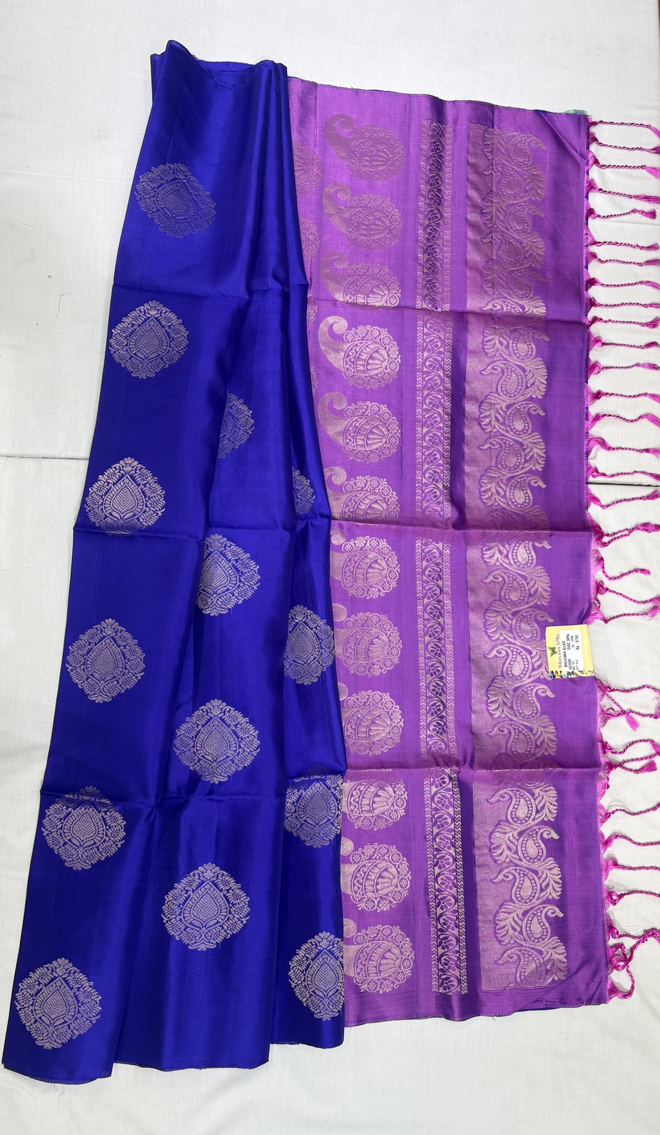Borderless Soft Silks