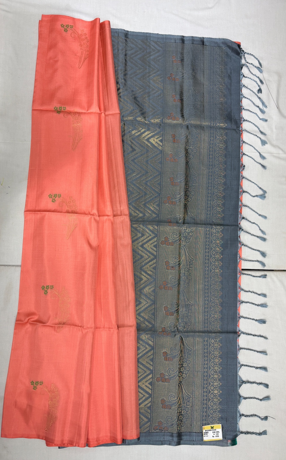 Borderless Soft Silks
