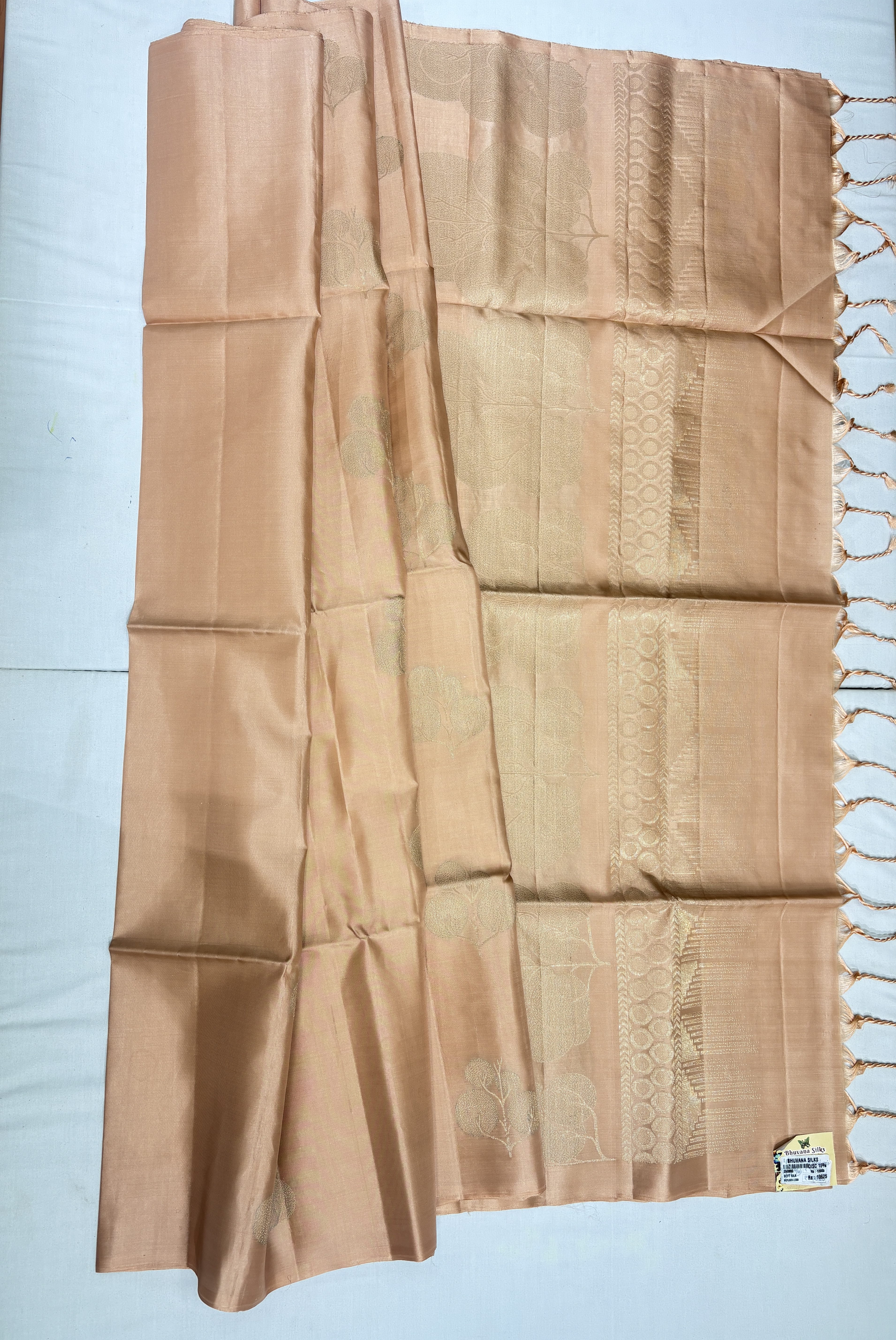 Borderless Soft Silks